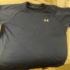 Men’s under armour shirt
